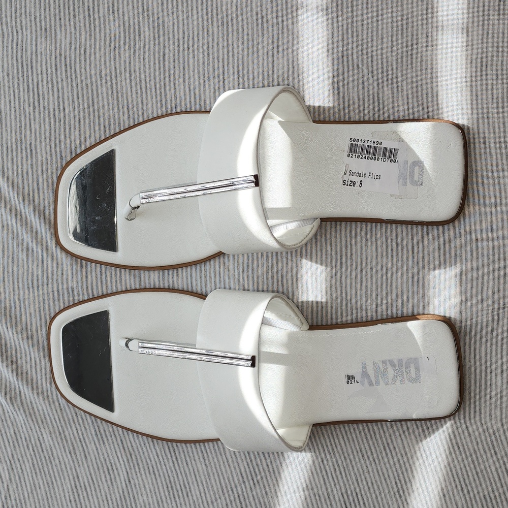 DKNY sandals flips